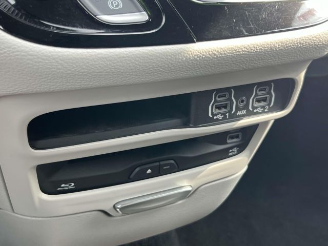 2022 Chrysler Pacifica Touring L AWD