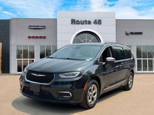 2022 Chrysler Pacifica Limited AWD