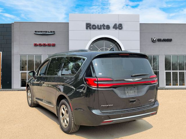 2022 Chrysler Pacifica Limited AWD