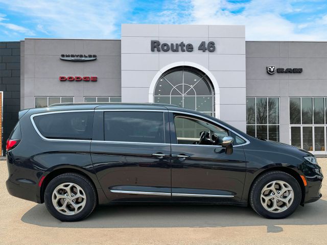 2022 Chrysler Pacifica Limited AWD