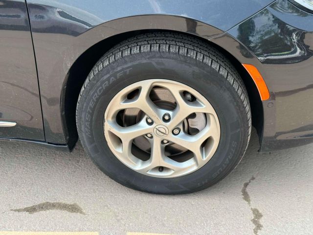 2022 Chrysler Pacifica Limited AWD