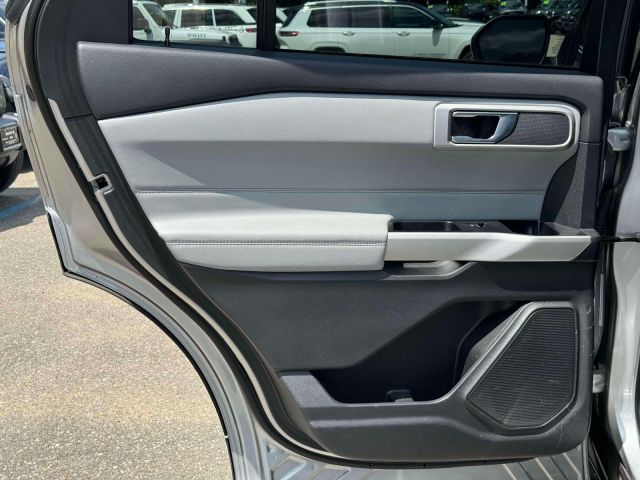 2022 Ford Explorer XLT 4WD