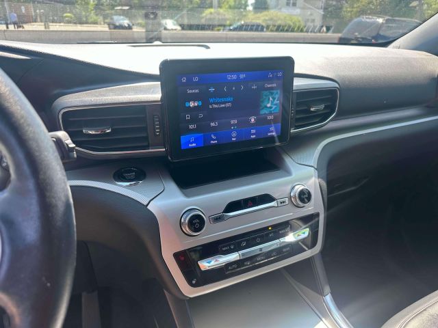2022 Ford Explorer XLT 4WD