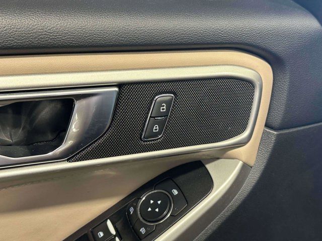 2022 Ford Explorer XLT 2022 Ford Explorer XLT