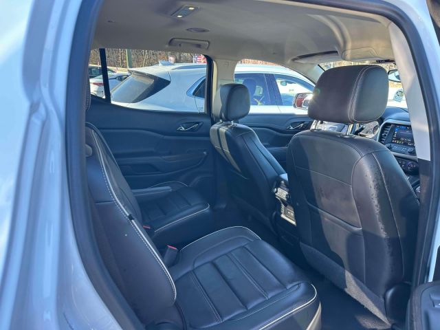 2022 GMC Acadia FWD 4dr Denali