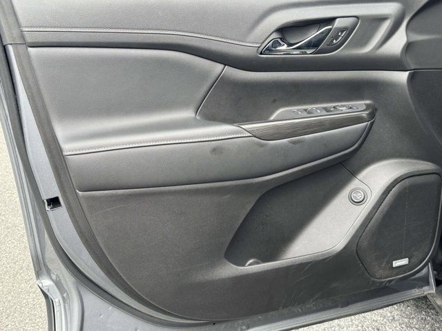 2022 GMC Acadia SLT