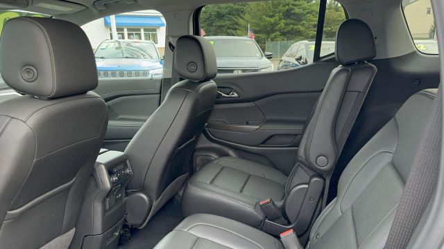 2022 GMC Acadia AWD 4dr SLT