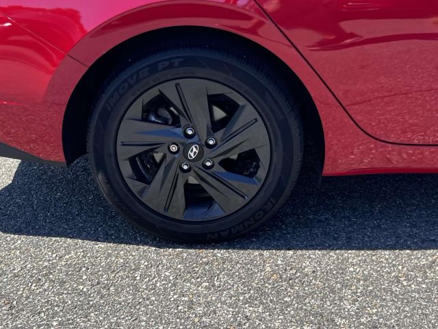 2022 Hyundai Elantra SEL IVT