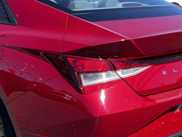 2022 Hyundai Elantra SEL IVT