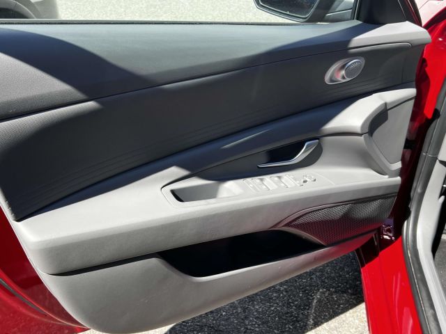 2022 Hyundai Elantra SEL IVT