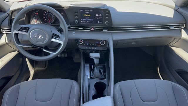 2022 Hyundai Elantra SEL IVT