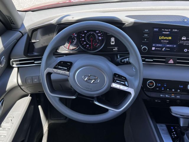 2022 Hyundai Elantra SEL IVT