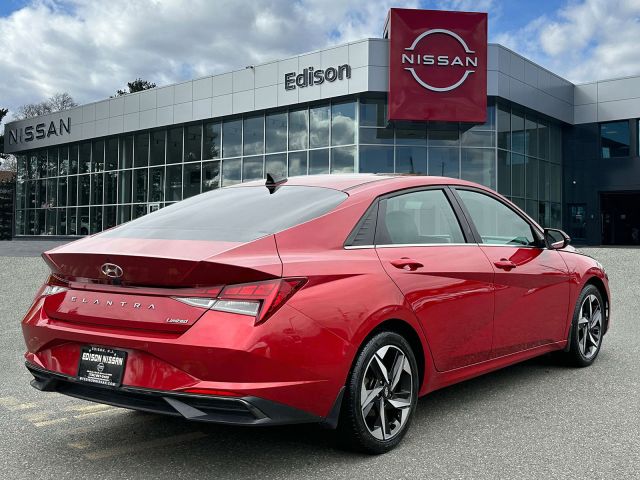 2022 Hyundai Elantra Limited IVT