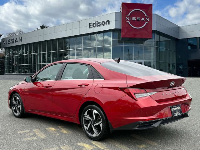 2022 Hyundai Elantra Limited IVT