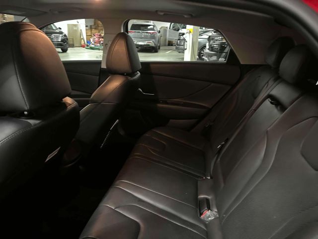 2022 Hyundai Elantra Limited IVT