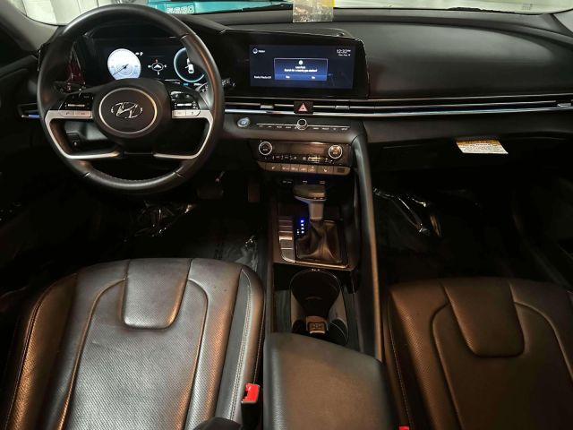 2022 Hyundai Elantra Limited IVT