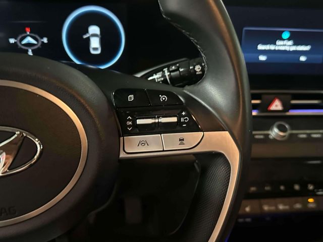 2022 Hyundai Elantra Limited IVT