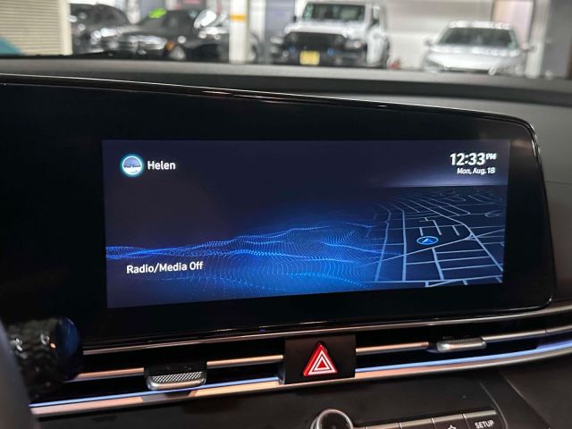 2022 Hyundai Elantra Limited IVT