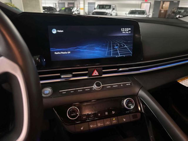 2022 Hyundai Elantra Limited IVT