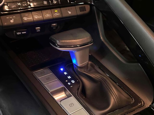 2022 Hyundai Elantra Limited IVT