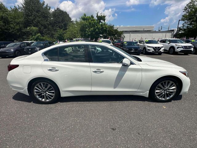 2022 INFINITI Q50 LUXE AWD