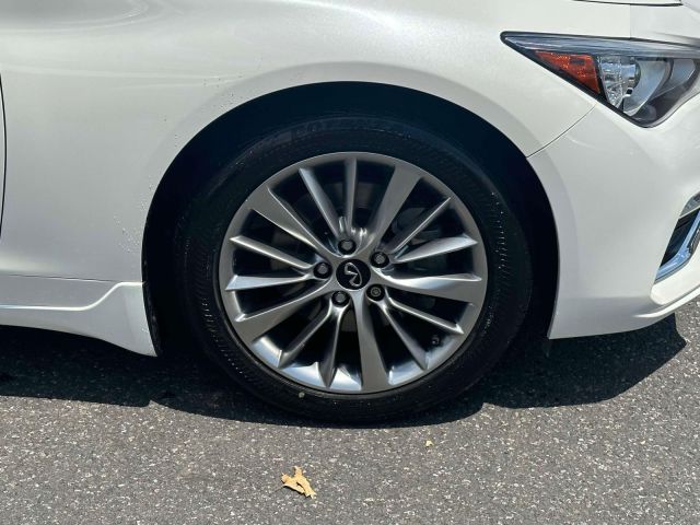 2022 INFINITI Q50 LUXE AWD