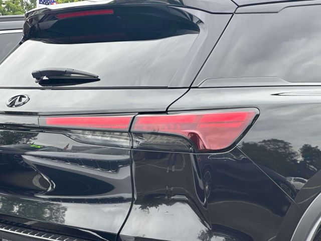 2022 INFINITI QX60 LUXE AWD