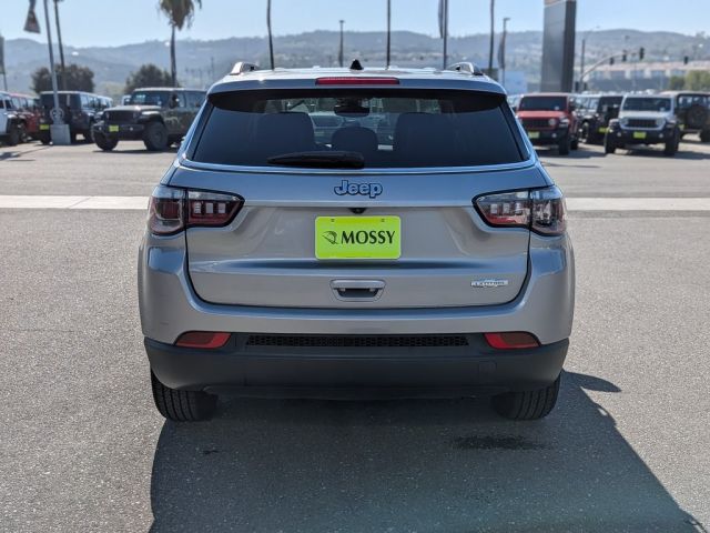 2022 Jeep Compass Latitude 2022 Jeep Compass Latitude