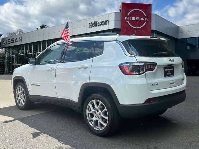 2022 Jeep Compass Latitude Lux