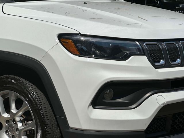 2022 Jeep Compass Latitude Lux