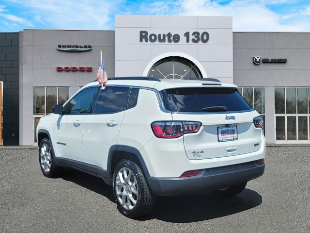 2022 Jeep Compass Latitude Lux