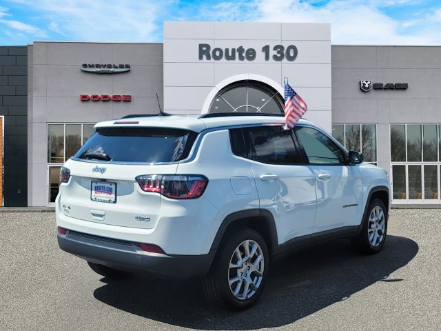 2022 Jeep Compass Latitude Lux