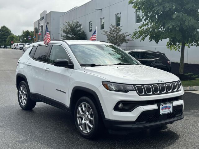 2022 Jeep Compass Latitude Lux