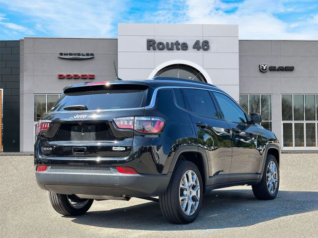2022 Jeep Compass Latitude Lux