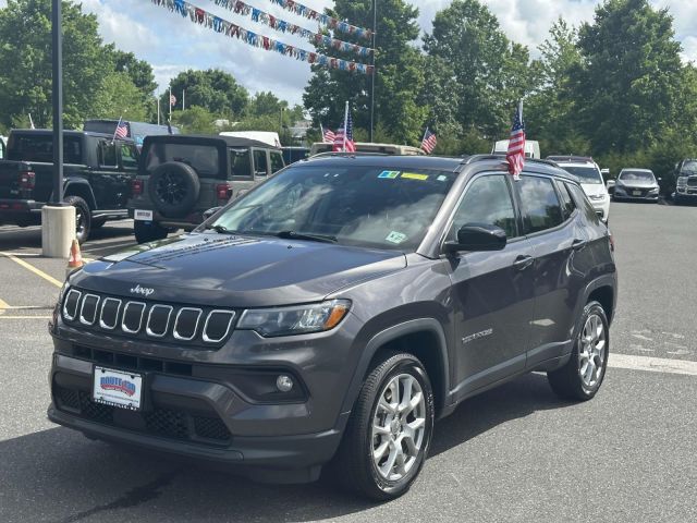 2022 Jeep Compass Latitude Lux