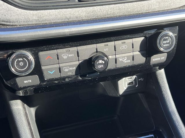 2022 Jeep Compass Latitude Lux 2022 Jeep Compass Latitude Lux