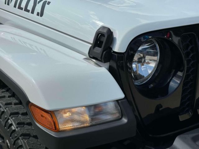 2022 Jeep Gladiator Willys 4x4