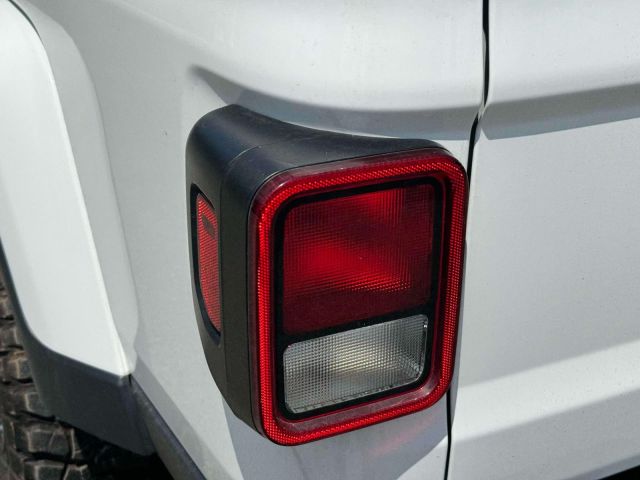 2022 Jeep Gladiator Willys 4x4