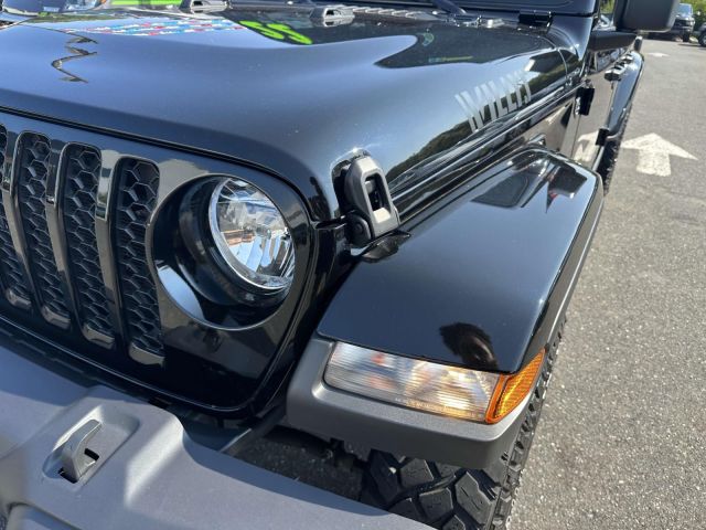 2022 Jeep Gladiator Willys 4x4