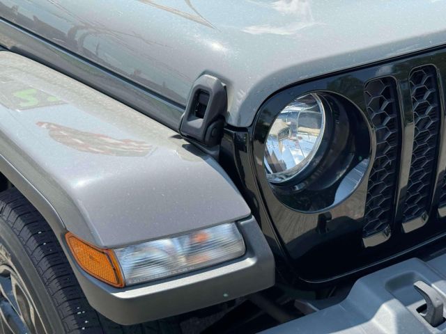 2022 Jeep Gladiator Altitude 4x4