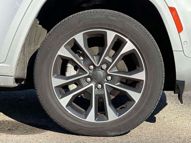 2022 Jeep Grand Cherokee Overland 4x4