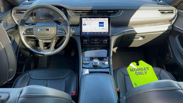 2022 Jeep Grand Cherokee Overland 4x4