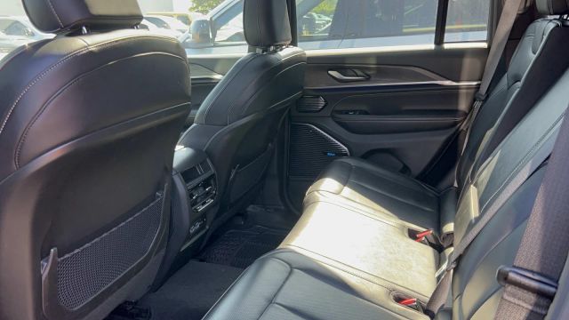 2022 Jeep Grand Cherokee Overland 4x4