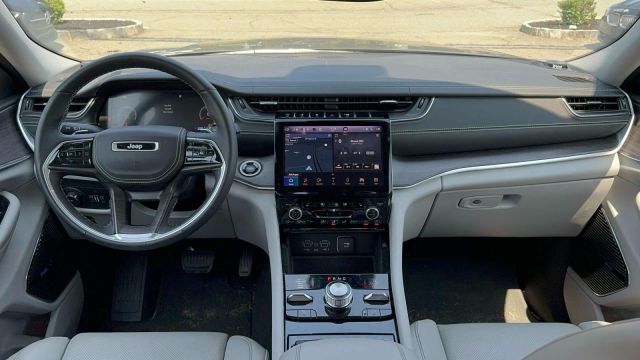 2022 Jeep Grand Cherokee Overland 4x4