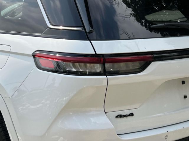 2022 Jeep Grand Cherokee Summit 4x4