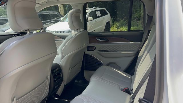 2022 Jeep Grand Cherokee Summit 4x4