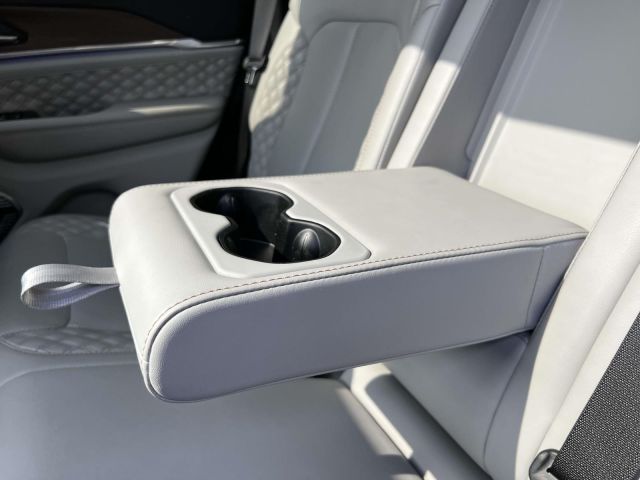 2022 Jeep Grand Cherokee Summit 4x4
