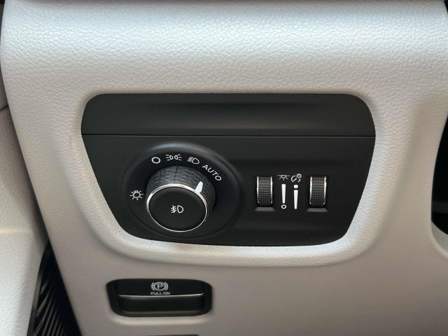 2022 Jeep Grand Cherokee Summit 4x4