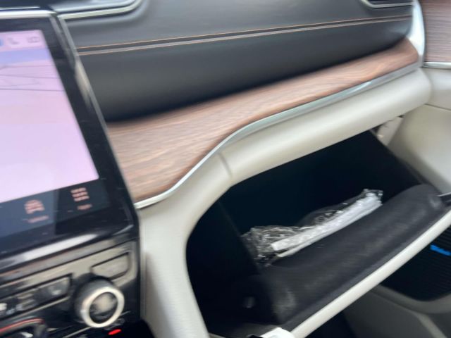 2022 Jeep Grand Cherokee Summit 4x4