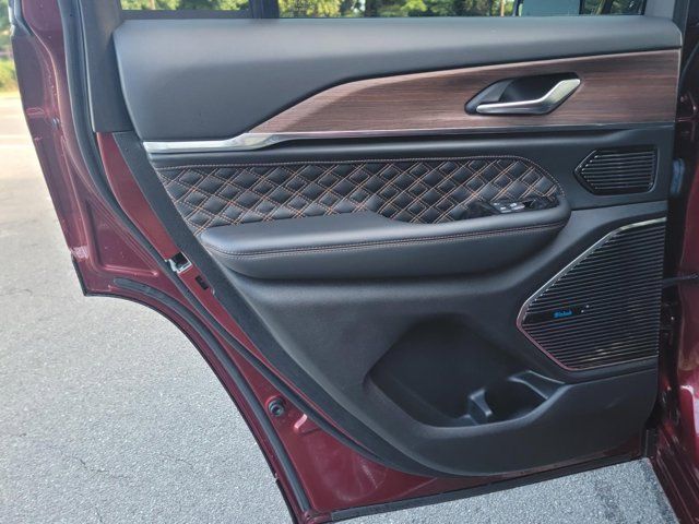 2022 Jeep Grand Cherokee Summit